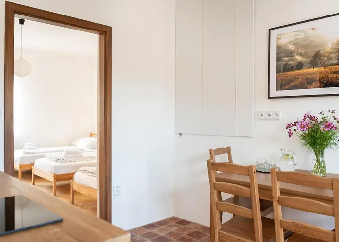 Han/Misafirhane Dobry Kanec - *